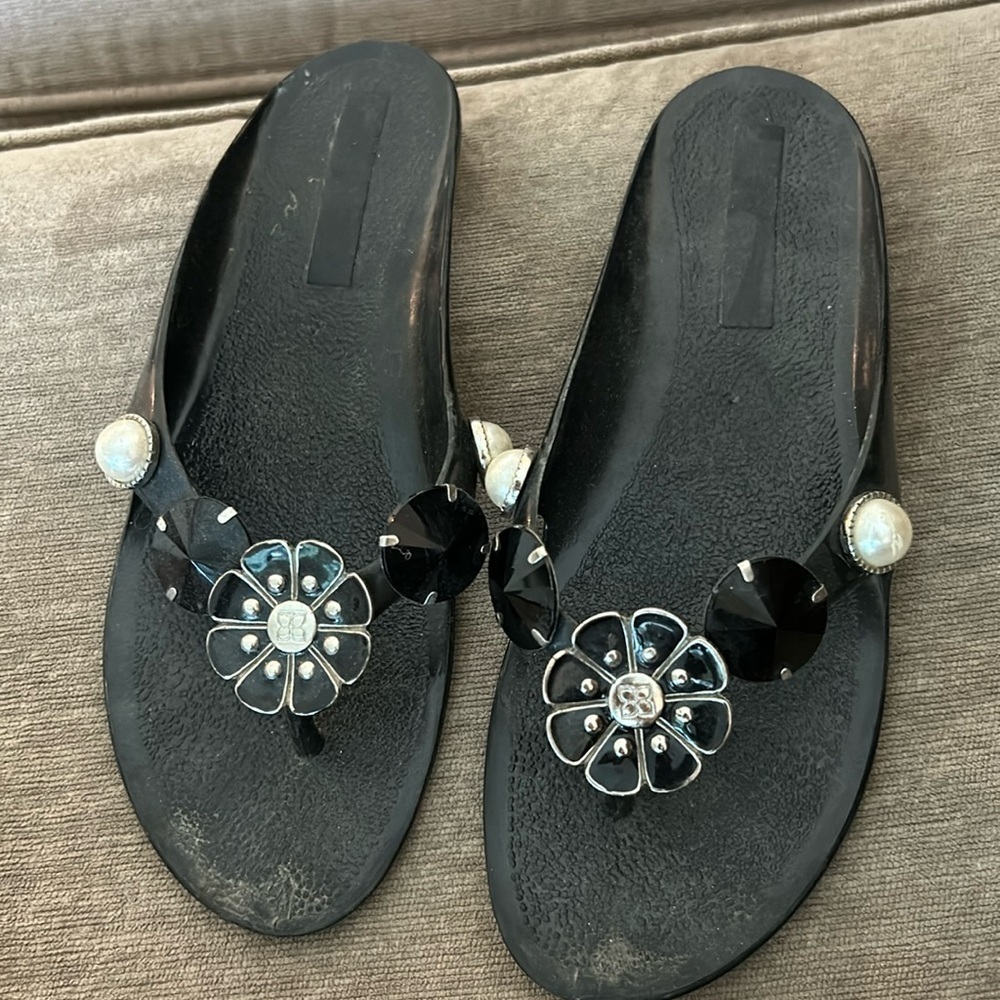 EUC BCBG Black Sandals Flower and Pearl Size 7